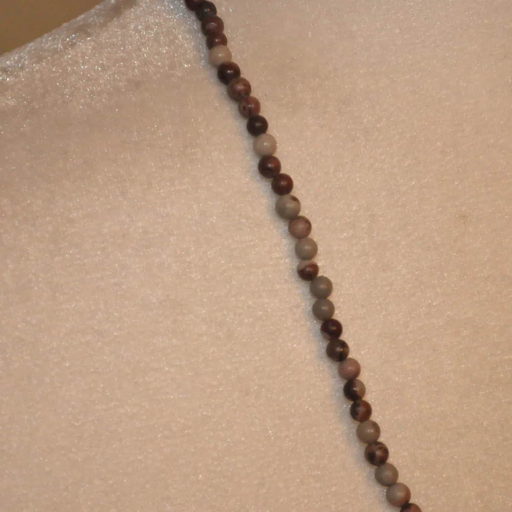 NWT Elegant Brown Necklace with Intricate Pendant Design